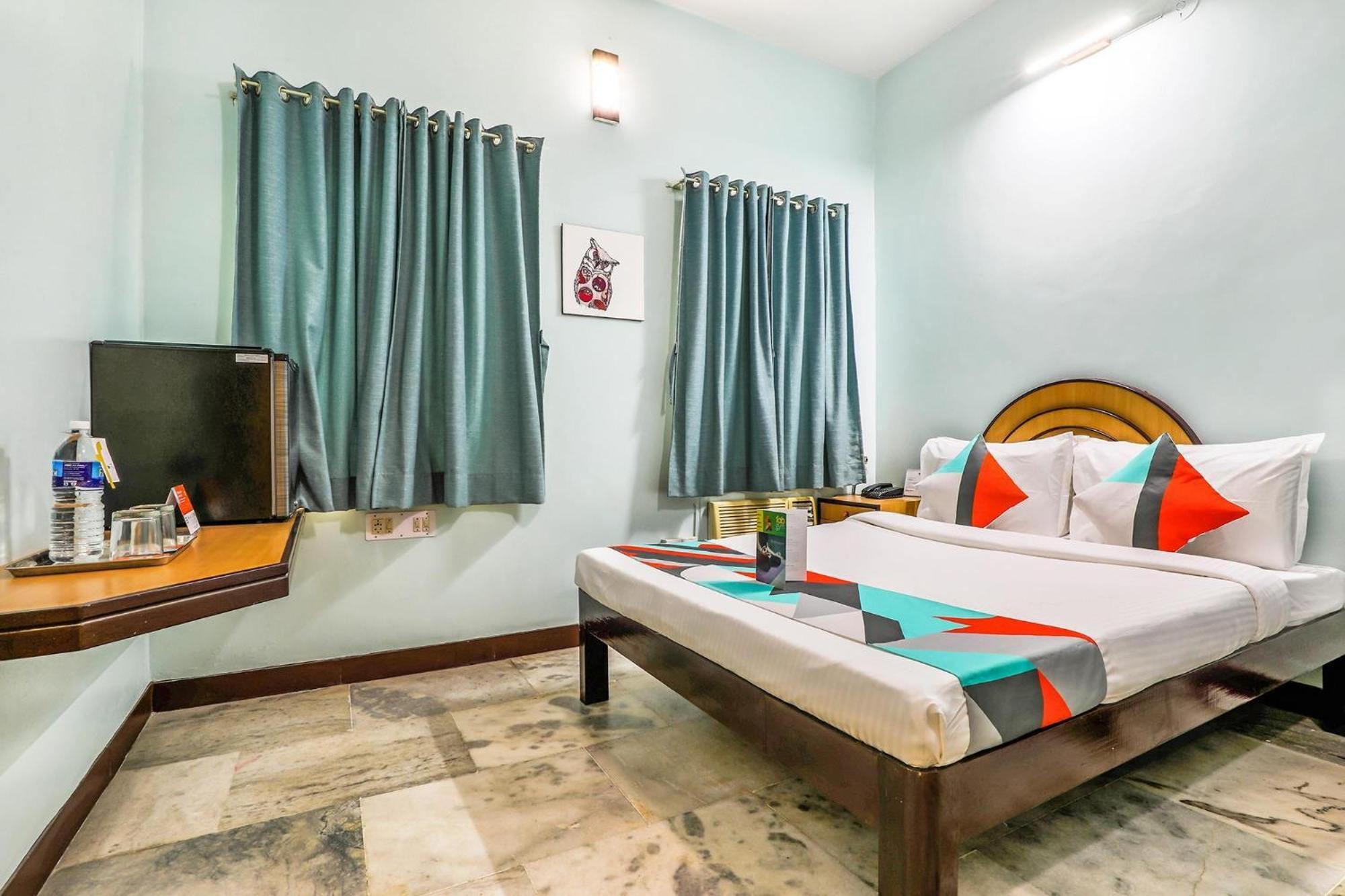 Fabexpress Santhi Inn - 500 Meters From Promenade Beach بونديتْشيري المظهر الخارجي الصورة